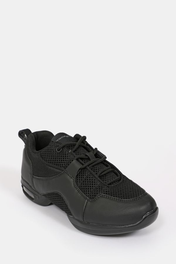 sports shoes mrp